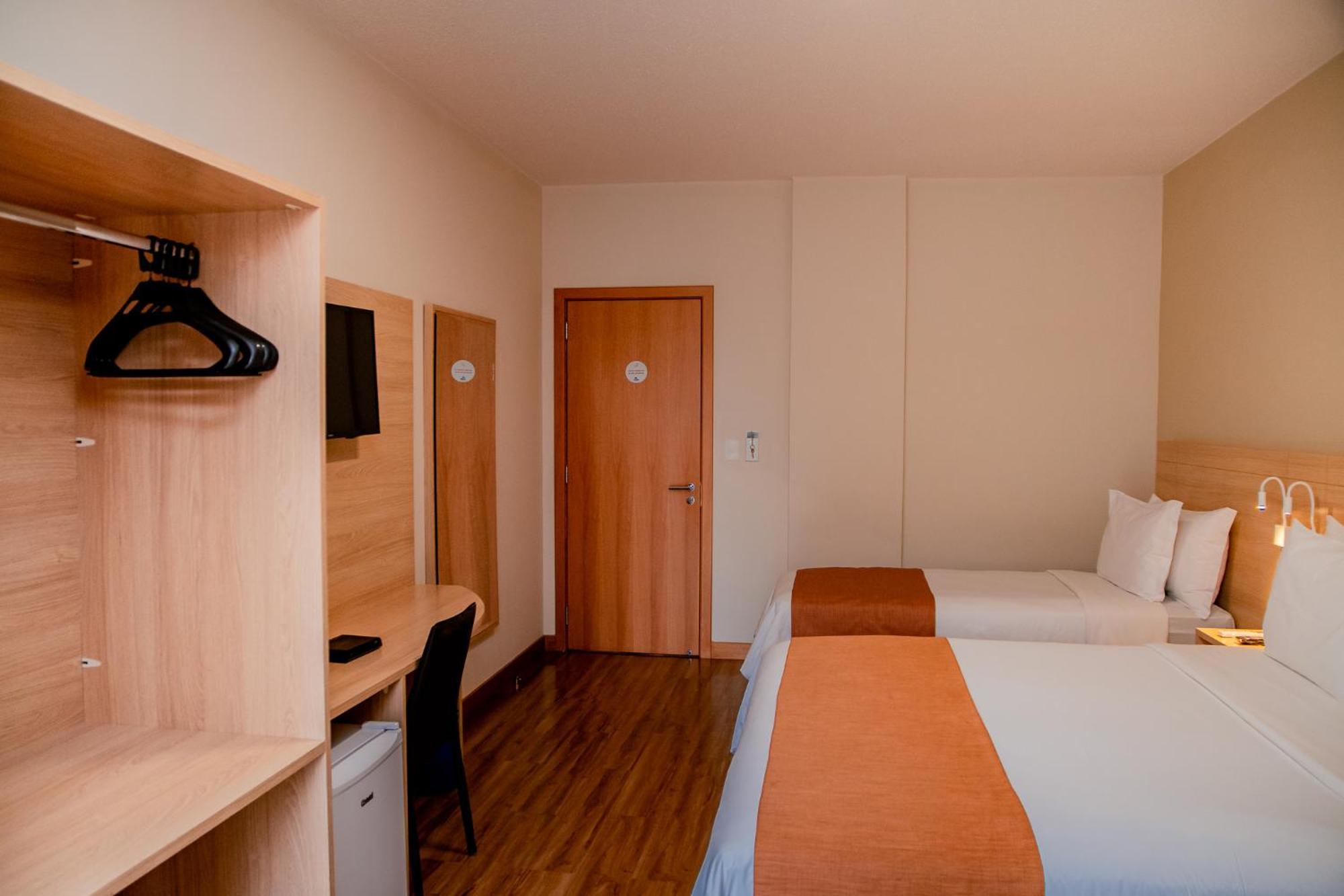 Luds Comfort Hotel Ponta Grossa  Exterior photo